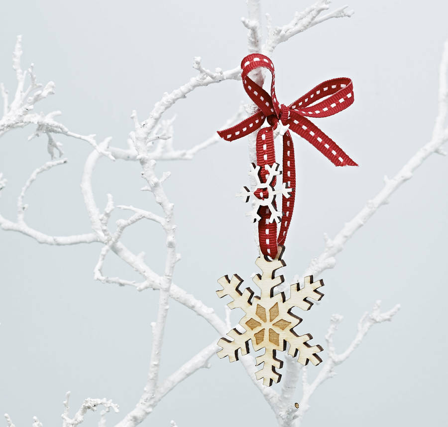 wooden snowflake christmas tree decoration